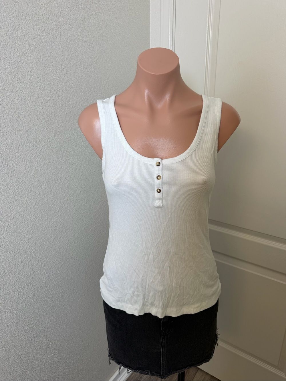 Joie White Ribbed Henley Tank - Scoop Neck with Button Placket Sz M